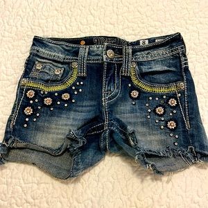 Miss Me Size 8 in girls. Barely worn! Beautiful!